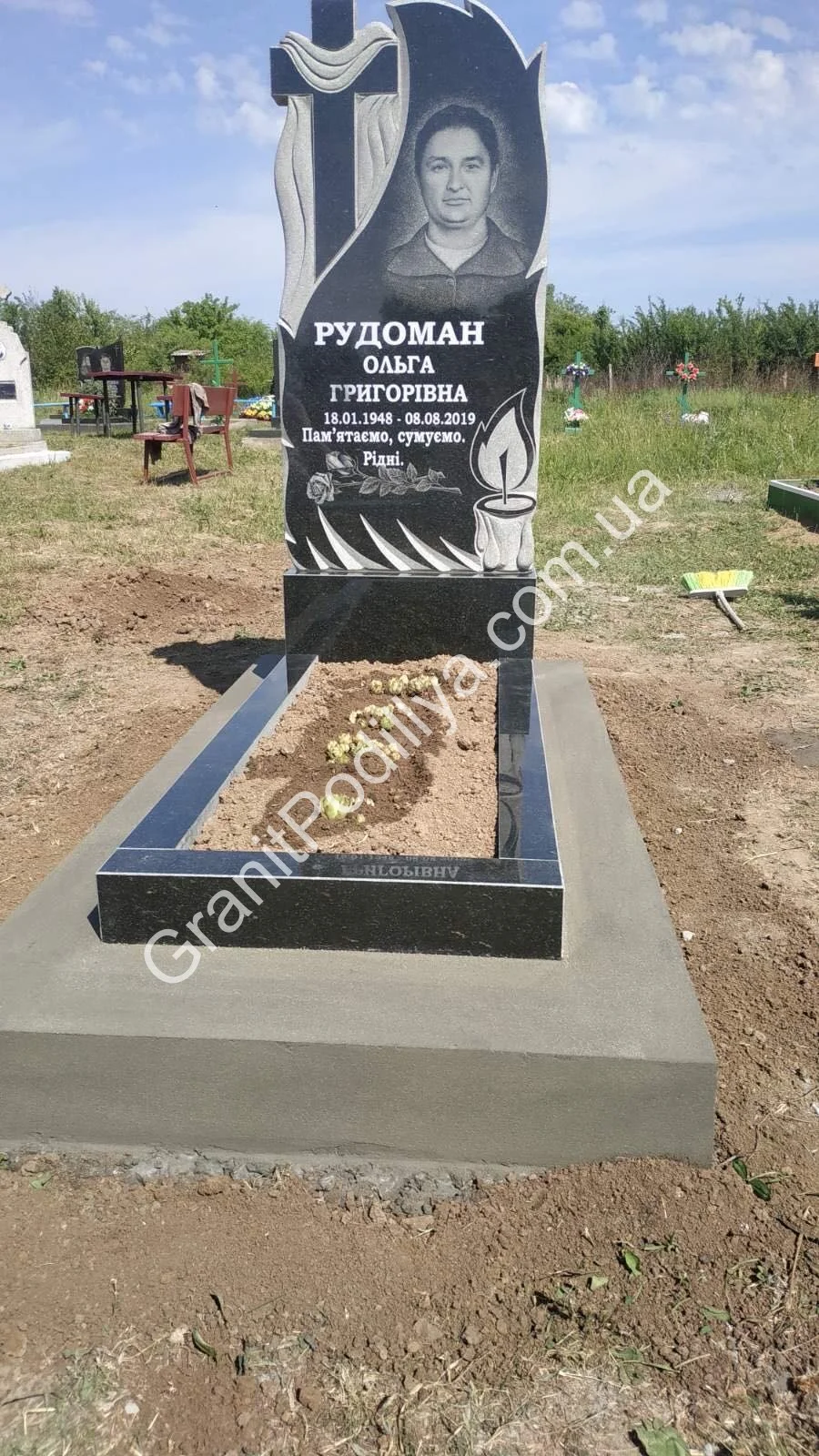 Одинарний пам'ятник з граніту - Кам'янець-Подільський | GranitPodillya